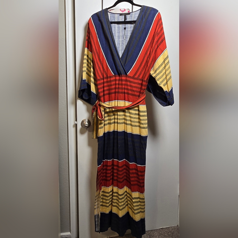 Brand new never worn BCBG Size M dress.